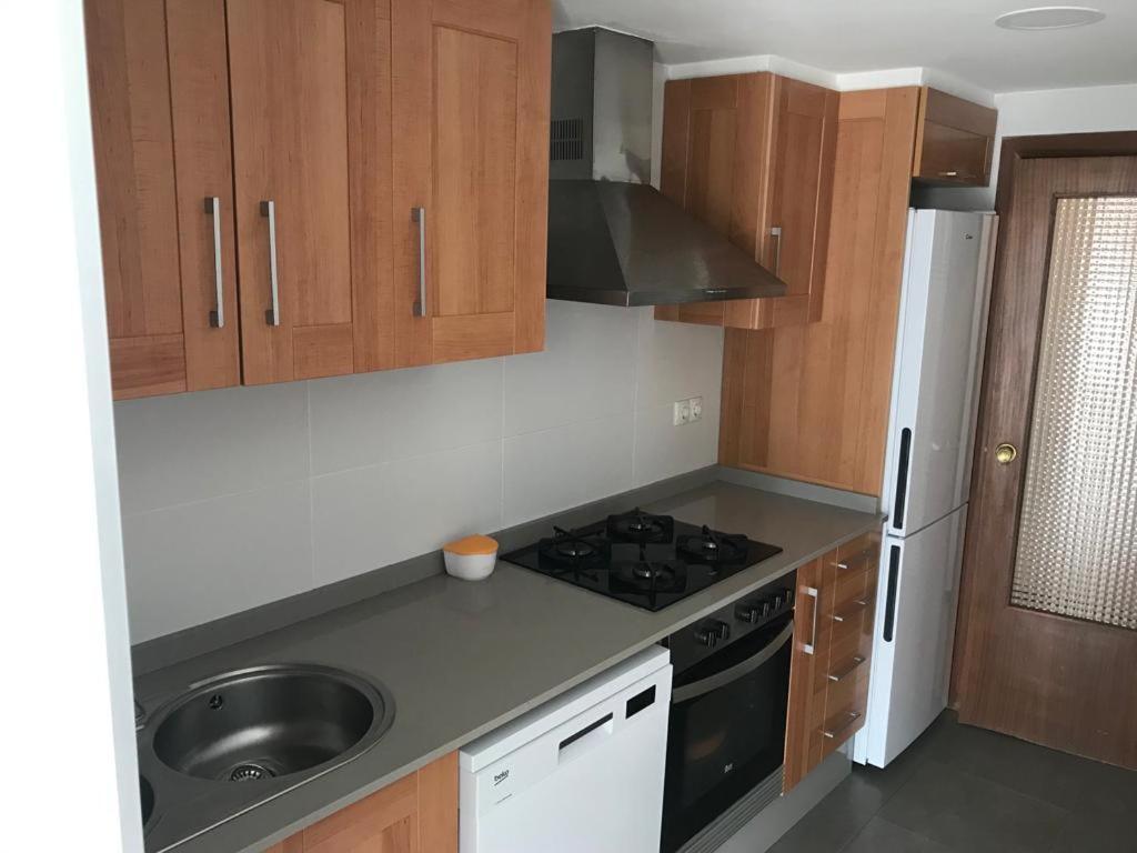 Apartamento En Complejo Residencial Con Piscina Y Garaje Frente Al Mar บาเลนเซีย ภายนอก รูปภาพ