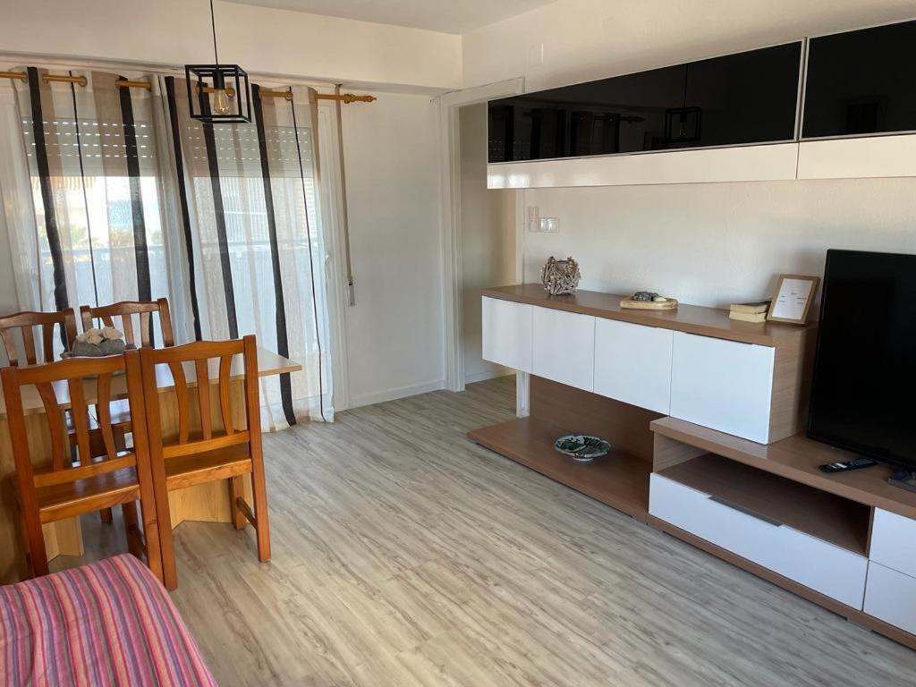 Apartamento En Complejo Residencial Con Piscina Y Garaje Frente Al Mar บาเลนเซีย ภายนอก รูปภาพ